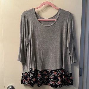 Oddy Grey Longsleeve Top with Floral Trim in size 2X